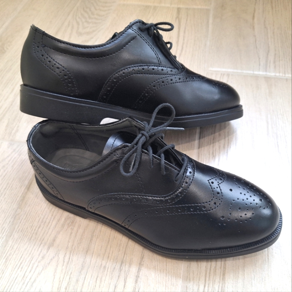 Red Wing men's 8701 black leather wing tip safety shoe- size 7 EEE